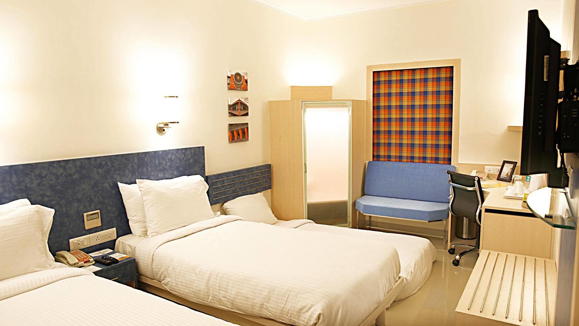 Nirwana Hometel Jaipur- A Sarovar Hotel Extérieur photo